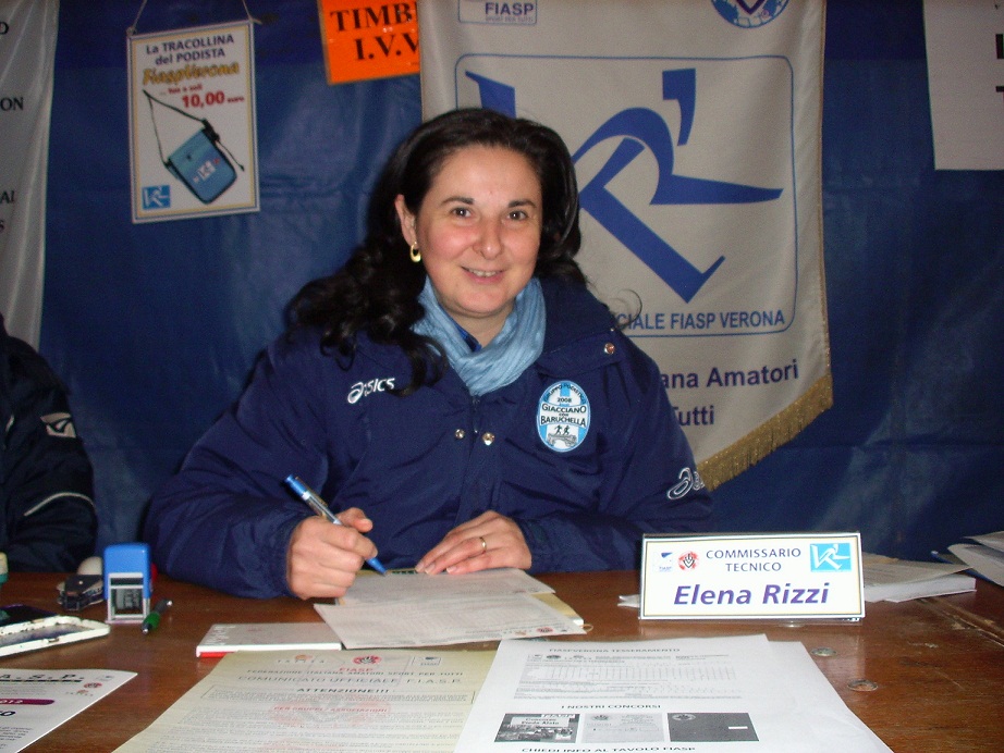 Elena, Commissario ai Casoni