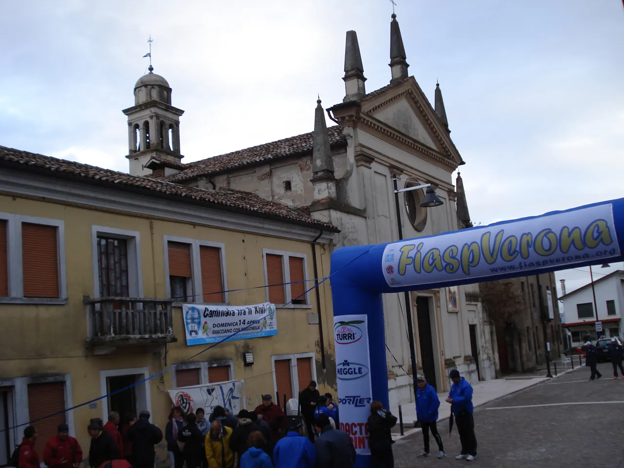 Partenza in Piazza Pace a Giacciano